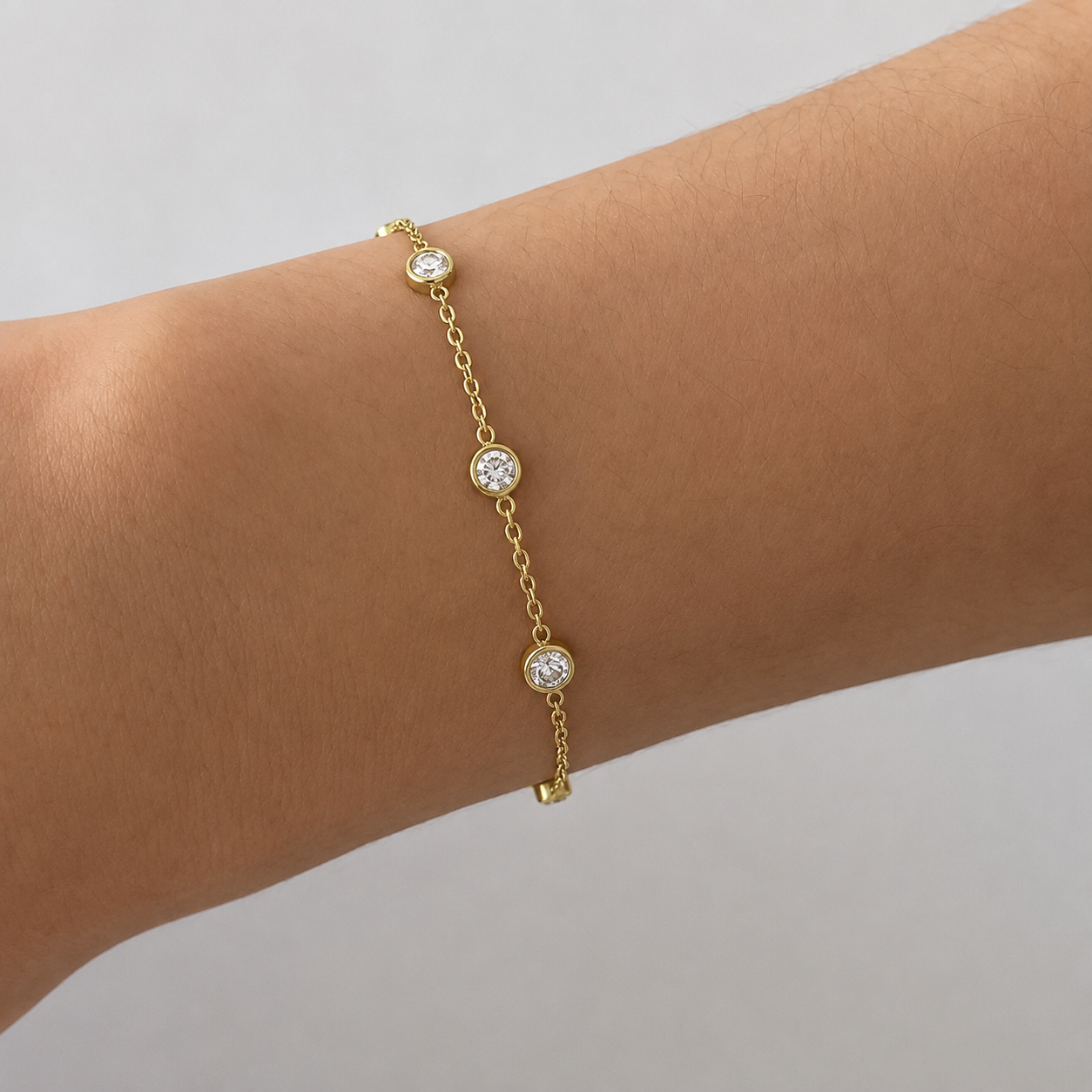 Classic Bezel set Fluid Bracelet