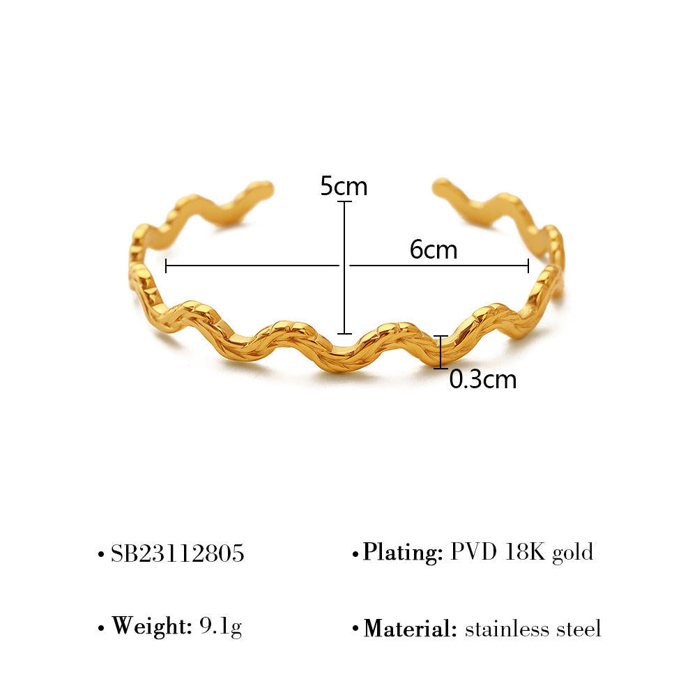 Textured Wavy Bangle
