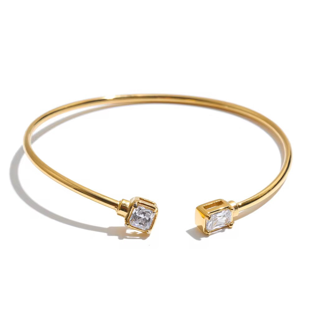Princess-cut Twisty Bangle