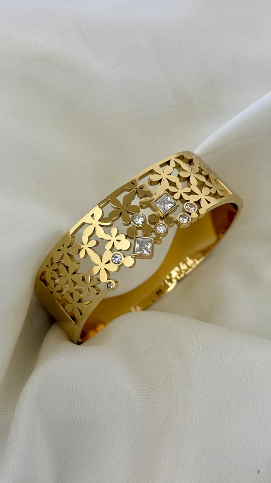Tara broad Bangle