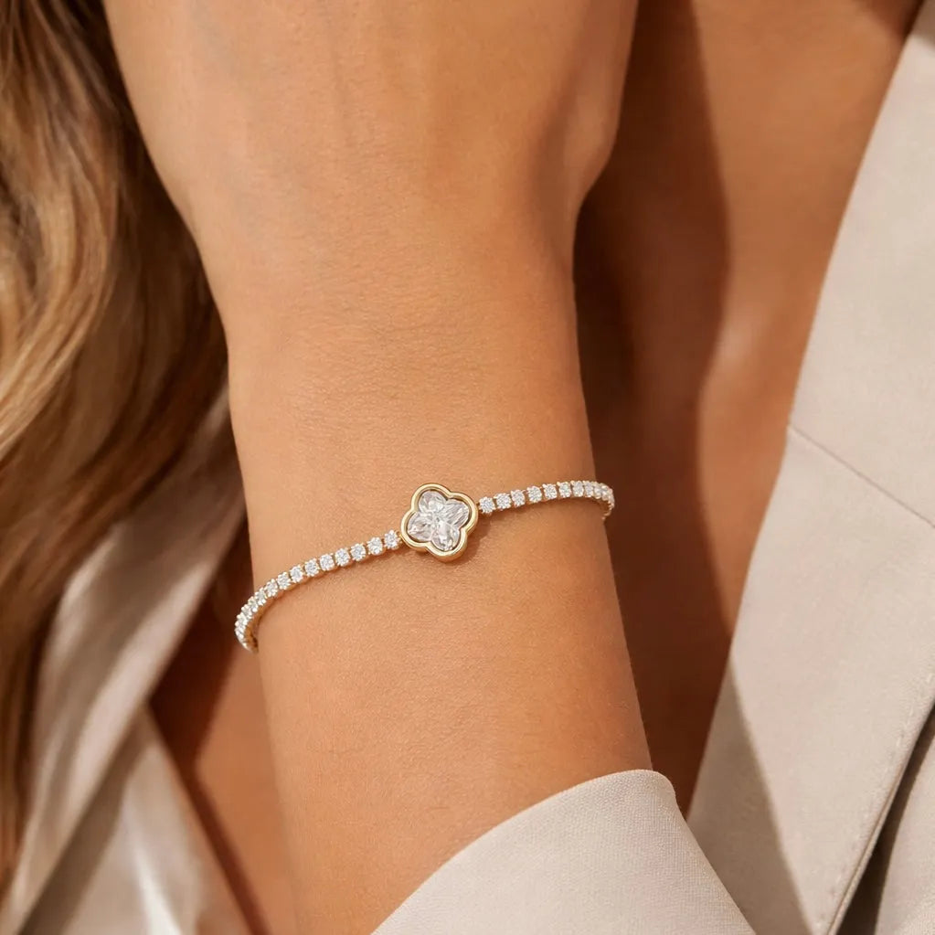 Bespoke Clover Fluid Bracelet