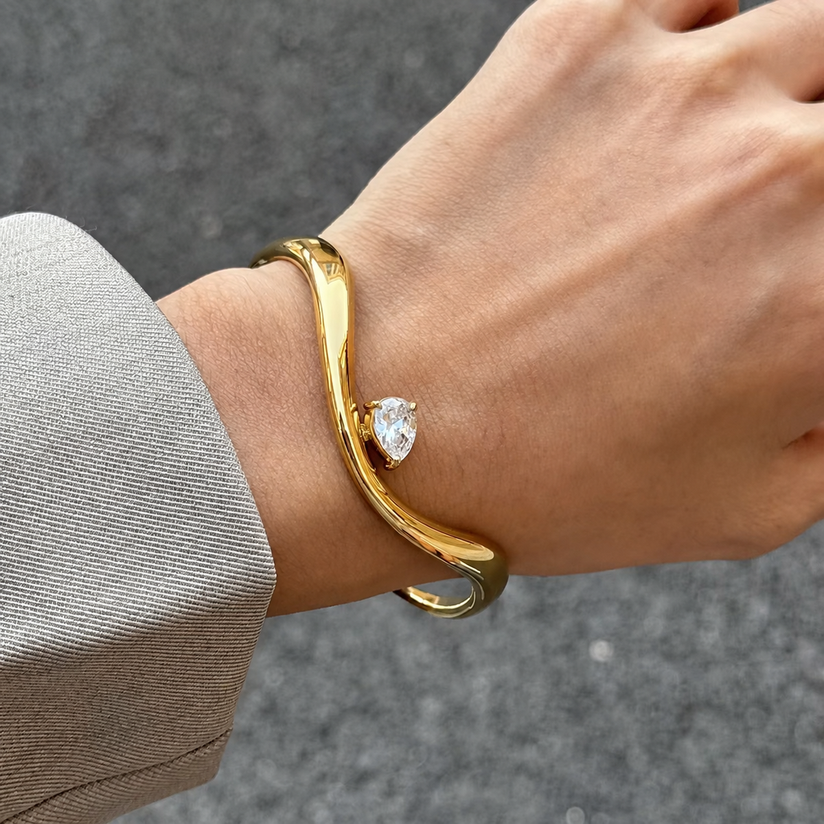Pear-cut Goldie Cuff