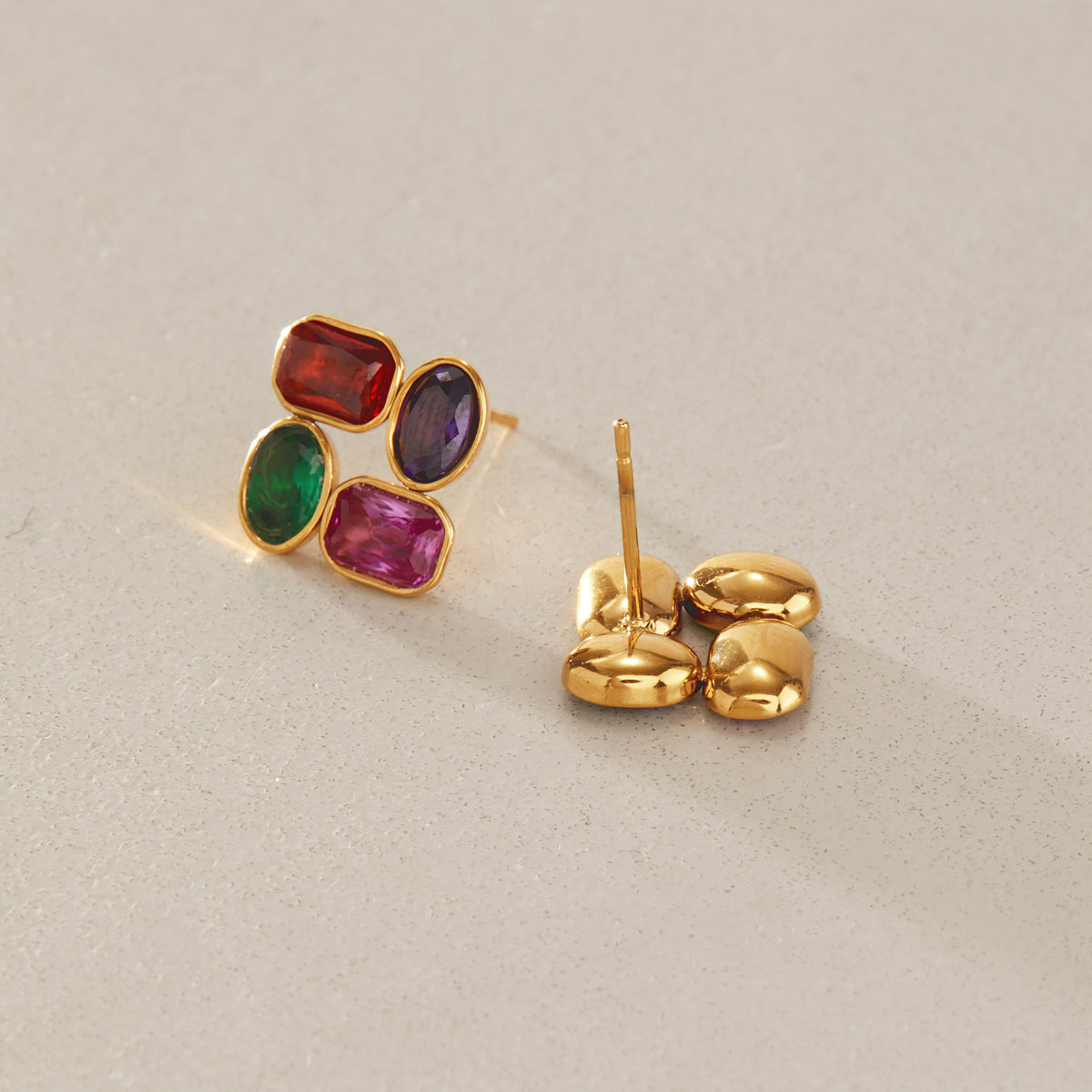 Rue Studs