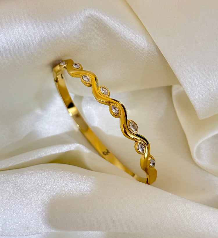Wavy Marquise bangle