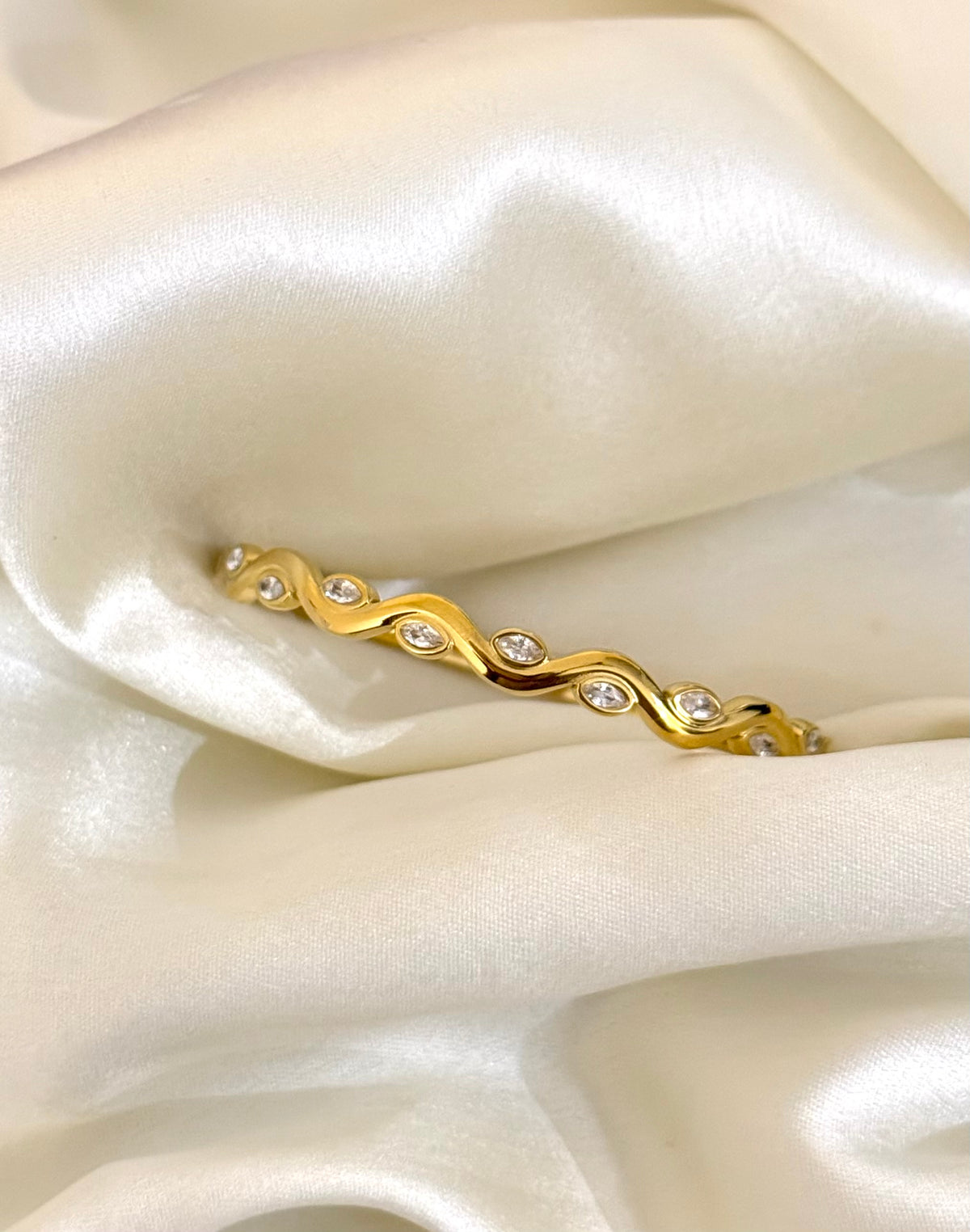 Wavy Marquise bangle