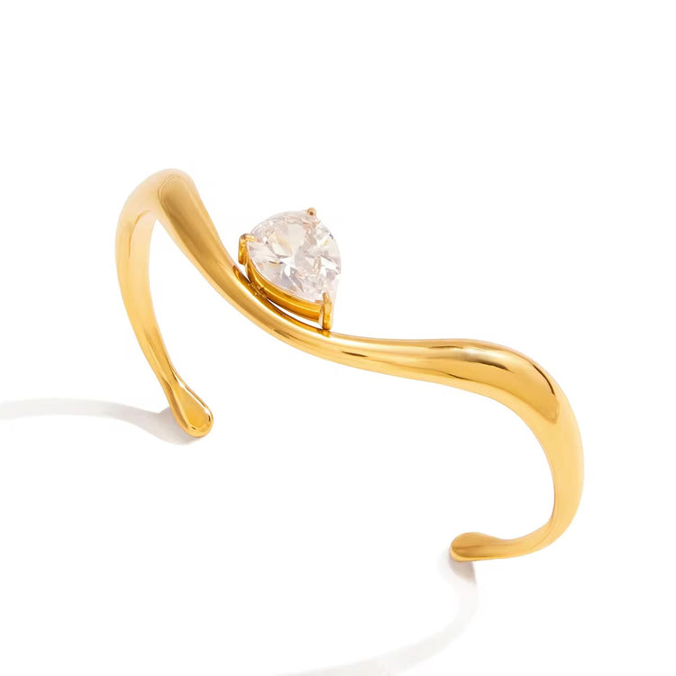 Pear-cut Goldie Cuff