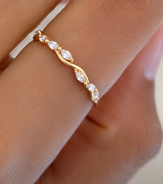 Wavy Marquise Ring