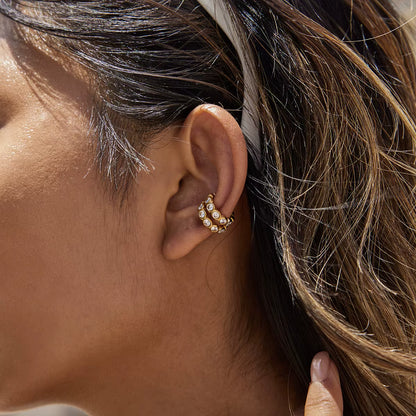 Classy Round Bezel Ear-cuff, White