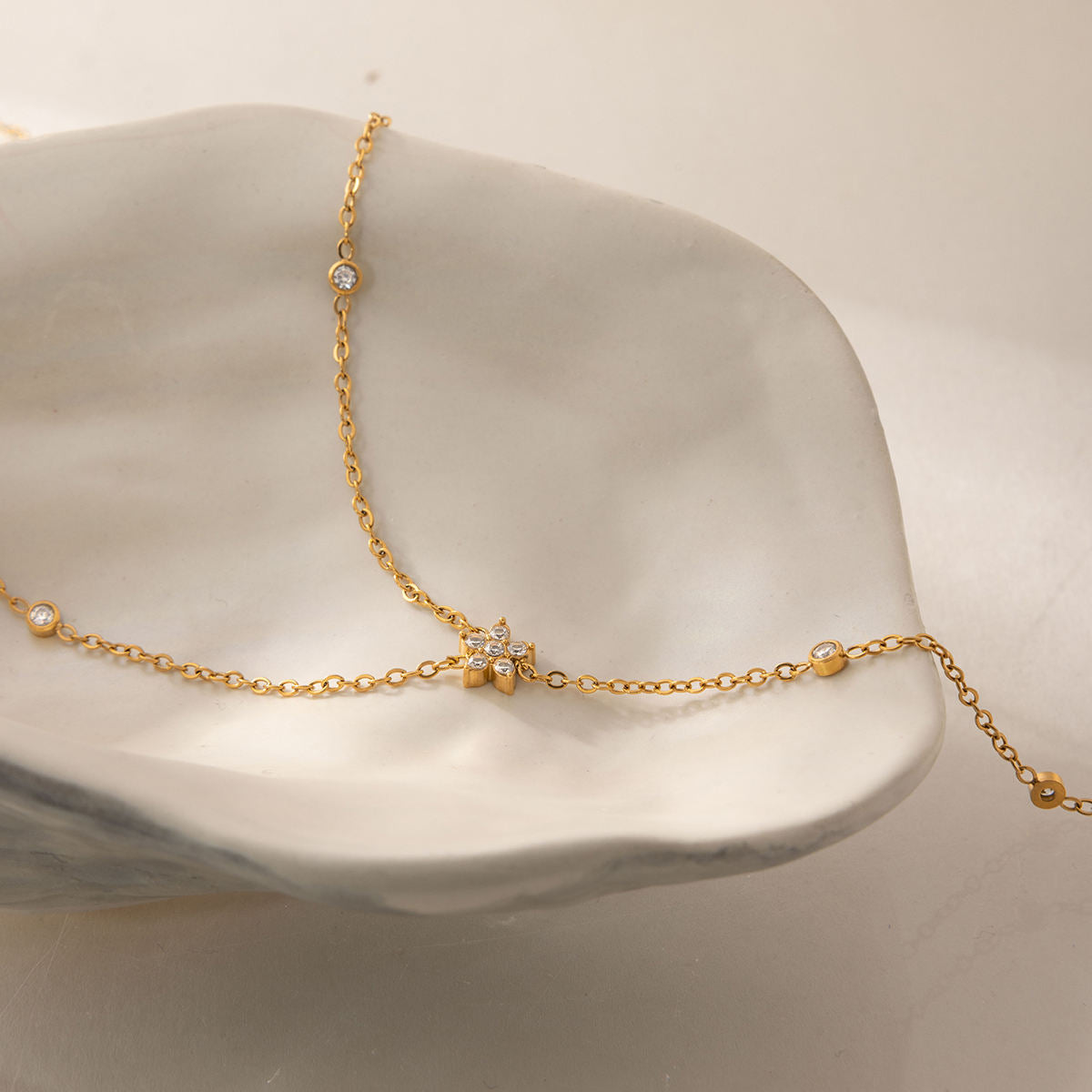 Clover Dangling Necklace