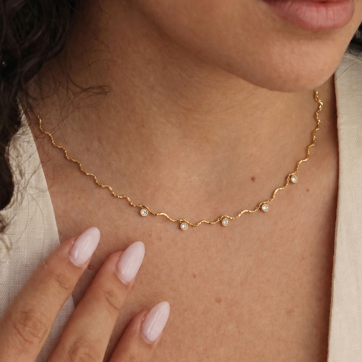 Wavy Studded Necklace