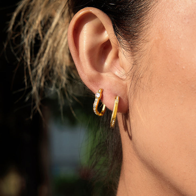 Elina Hoops
