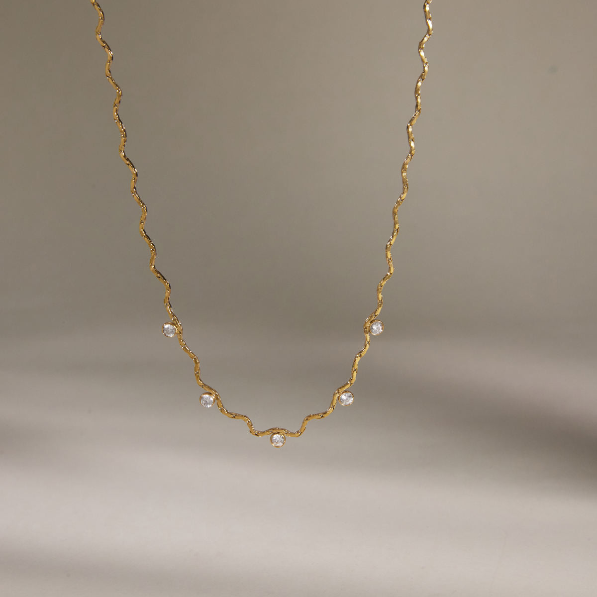 Isolde Wavy Necklace