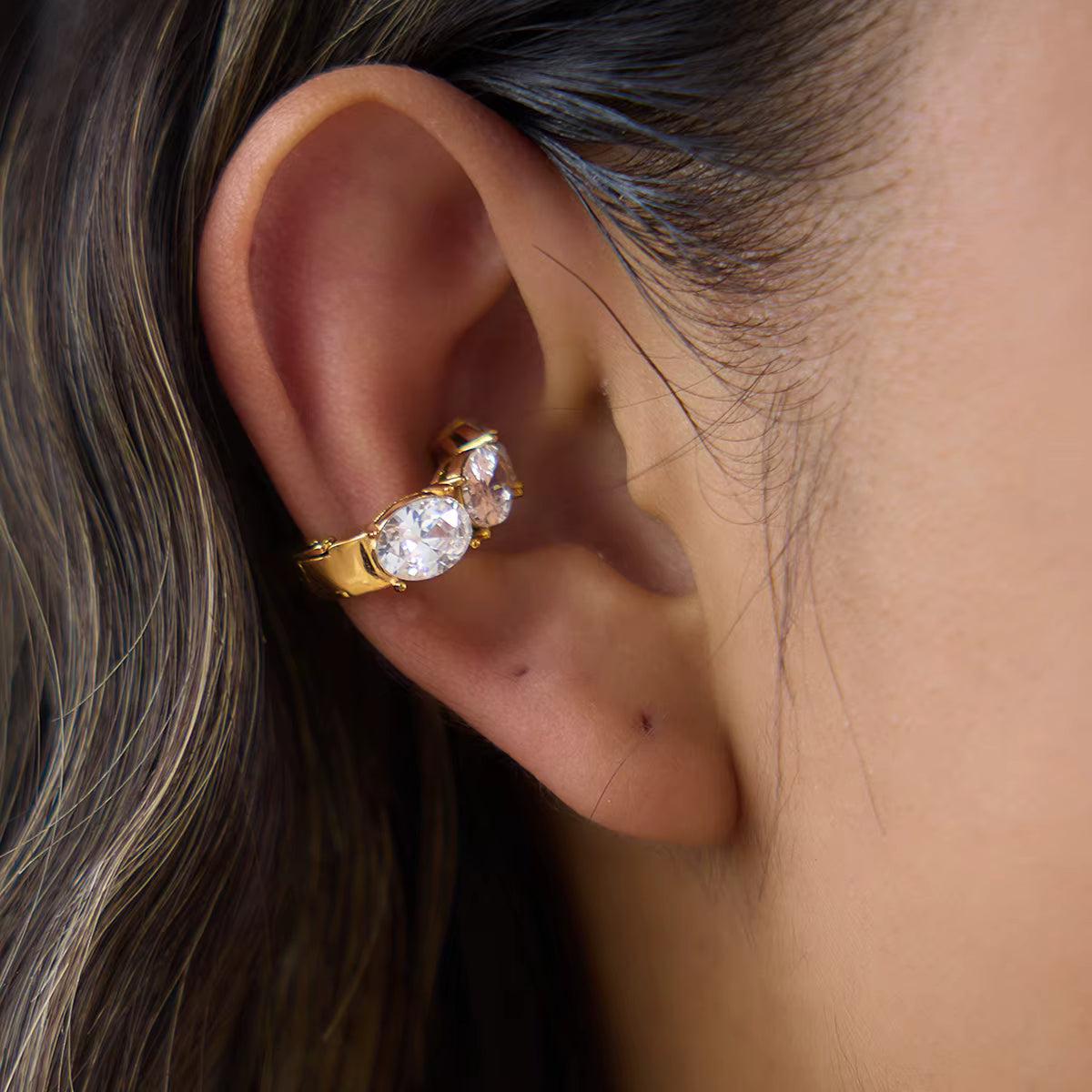 Oval Huggie Ear-Cuff