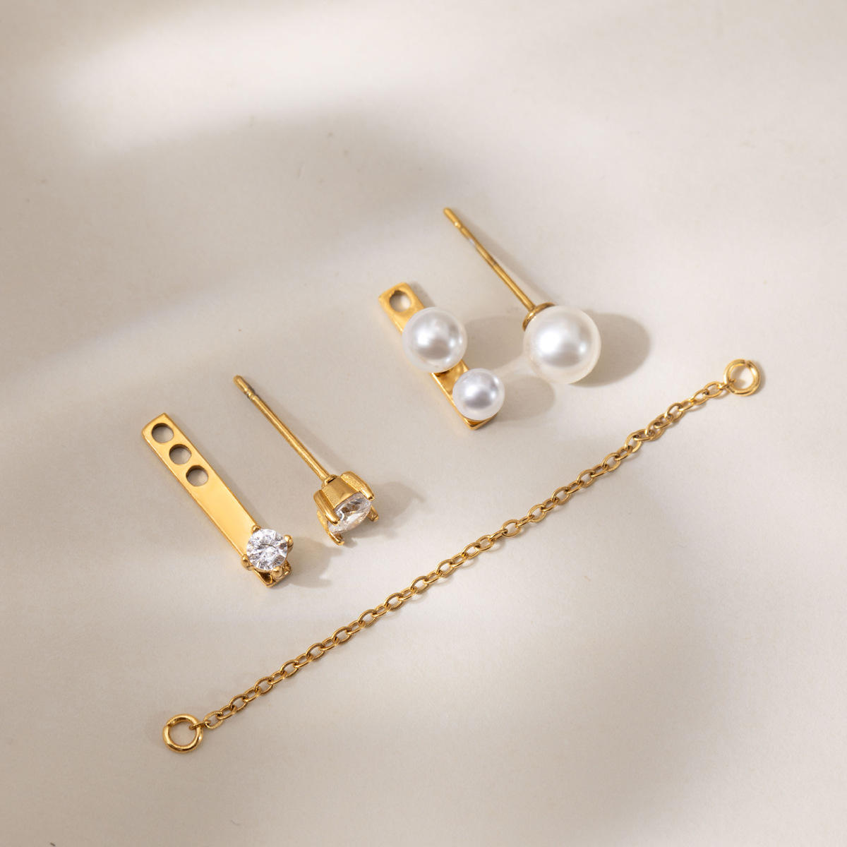 Kaia Pearl Piercing Set (A Pair)