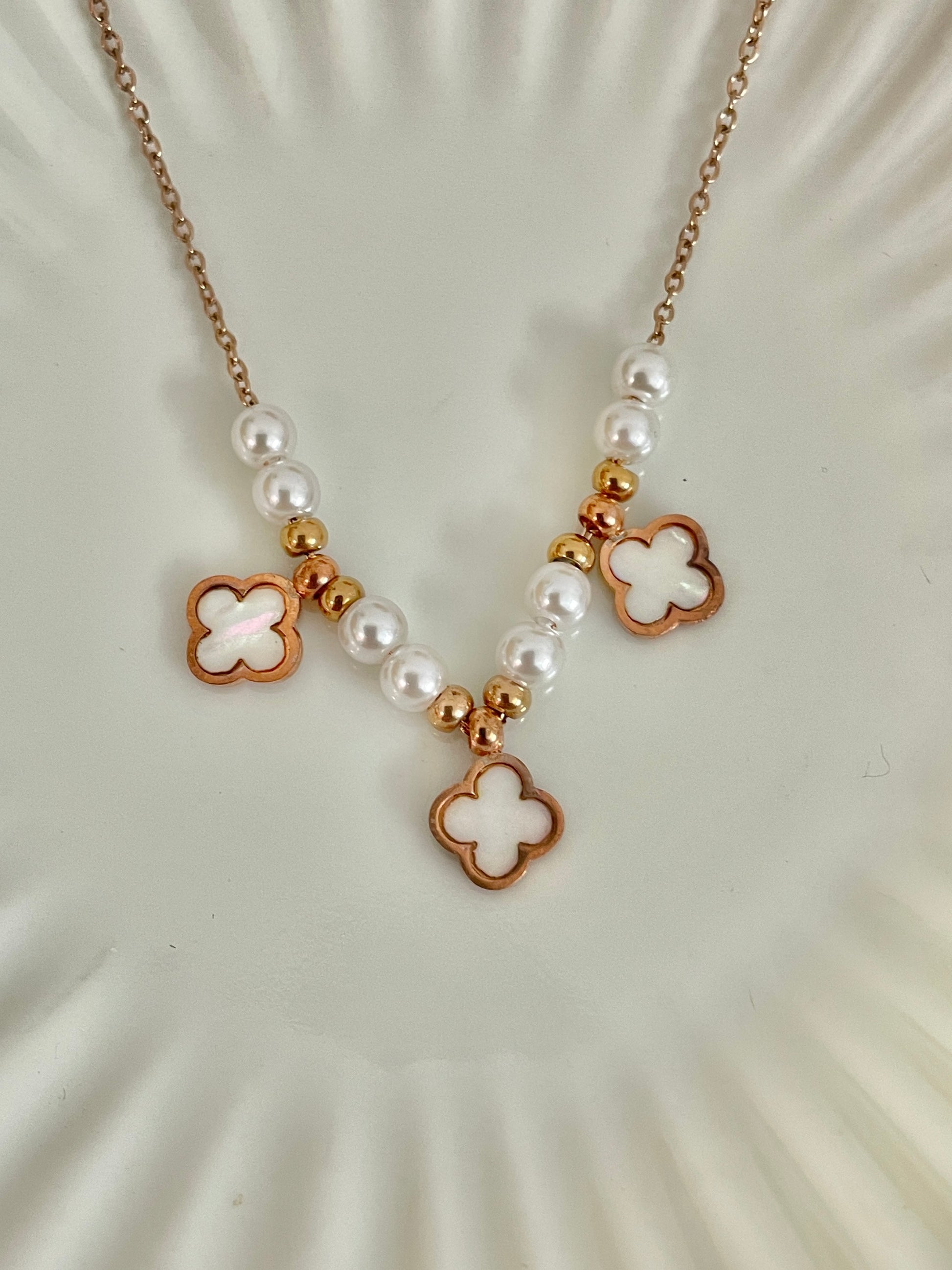 Clover Pearl Necklace