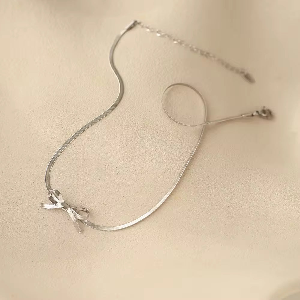 Bow Choker