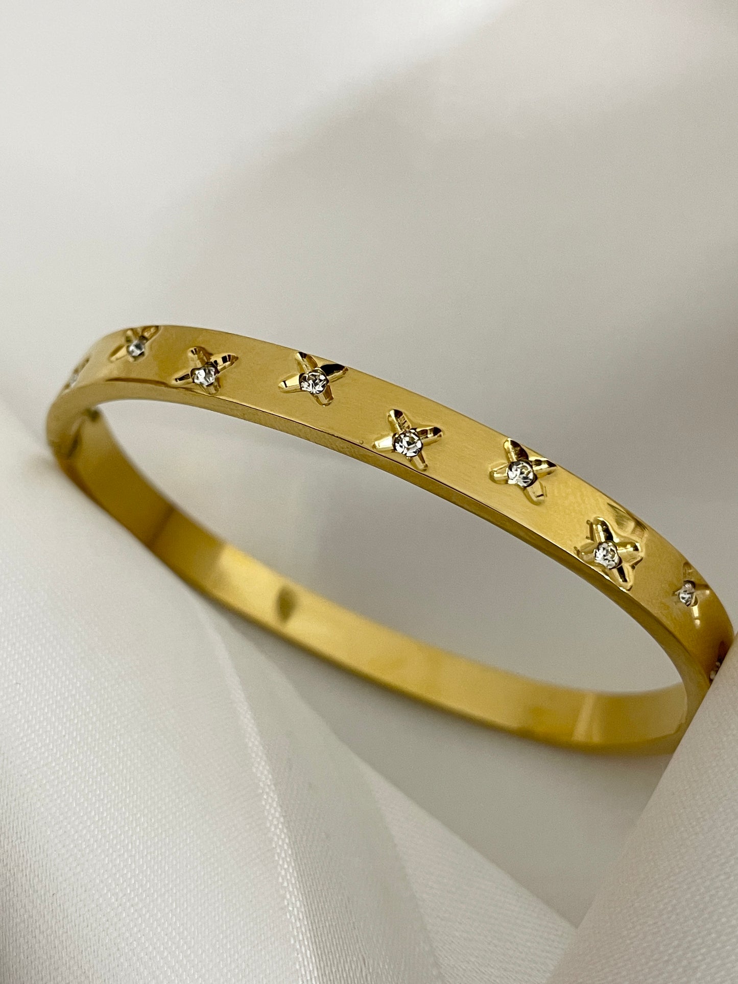 Ana bangle