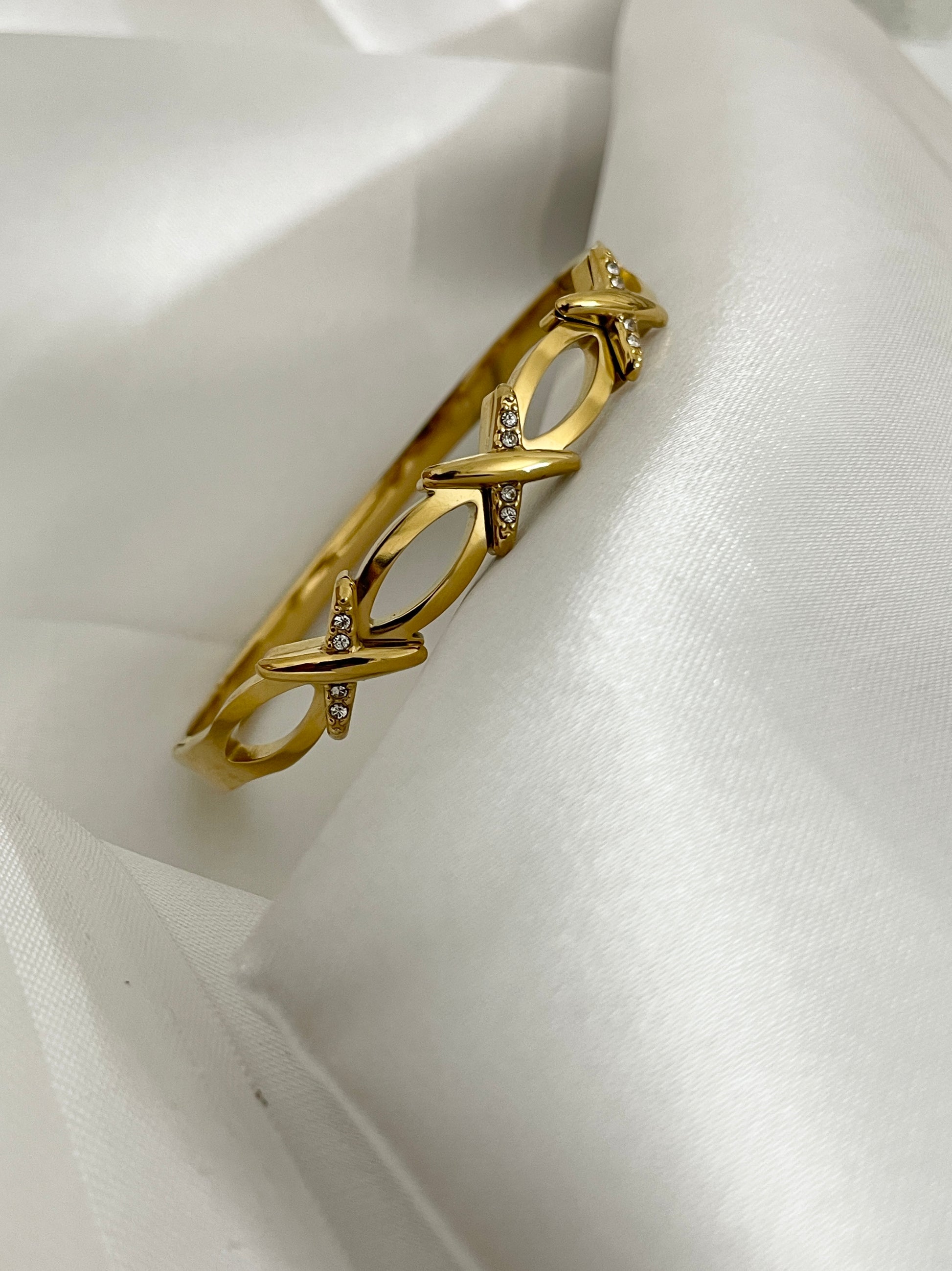 Holli bangle