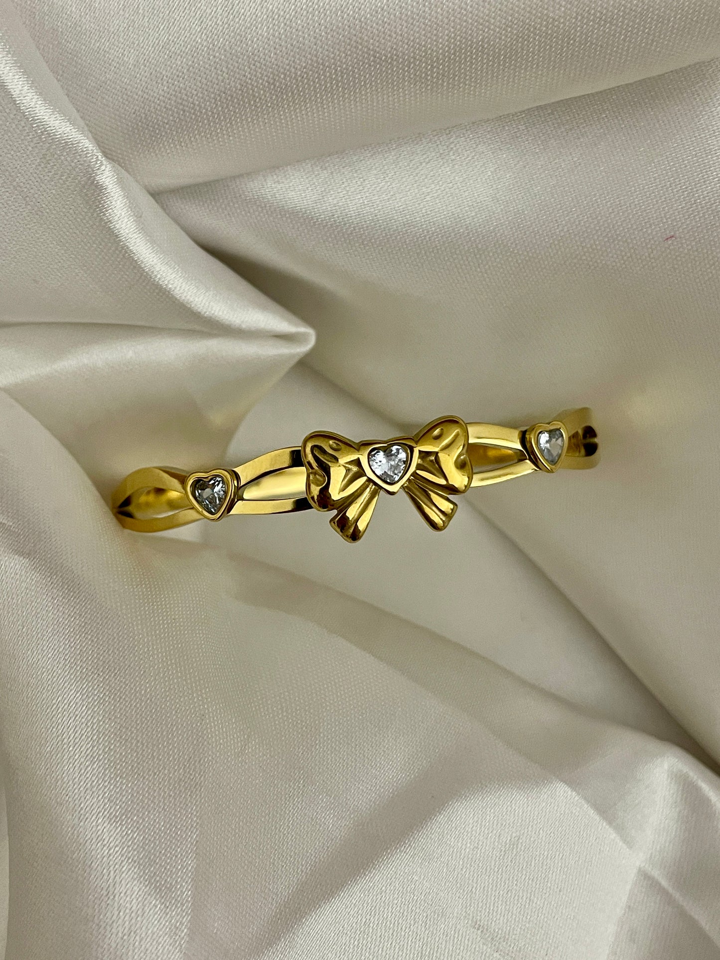 Bow Bangles, Series