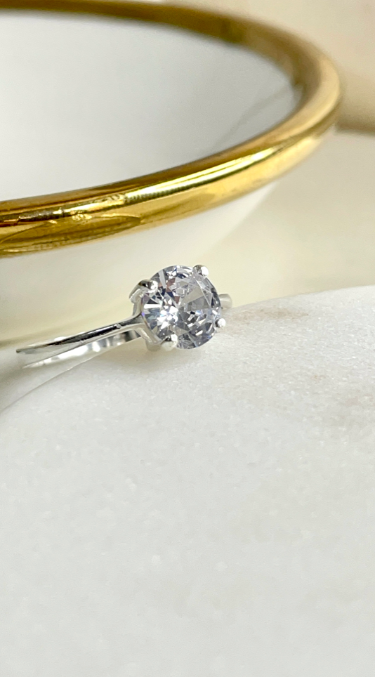 Blair Minimalist solitaire ring in 92.5 silver