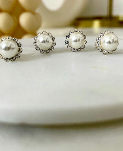 Pearl pret studs in 92.5 silver