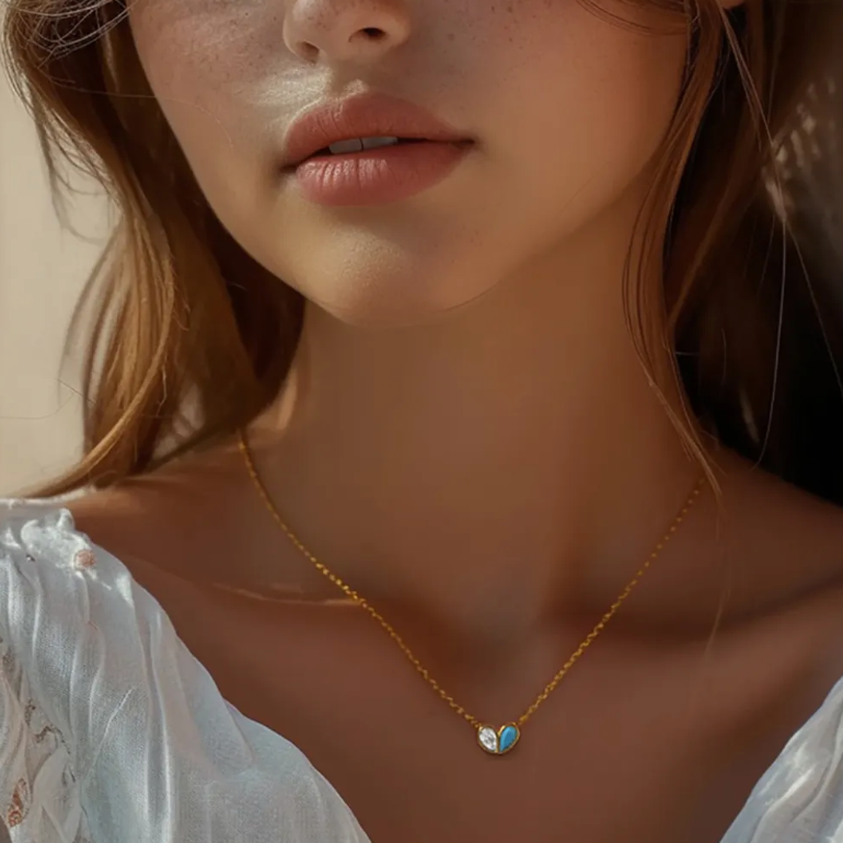 Pear cut heart necklace in 92.5 silver