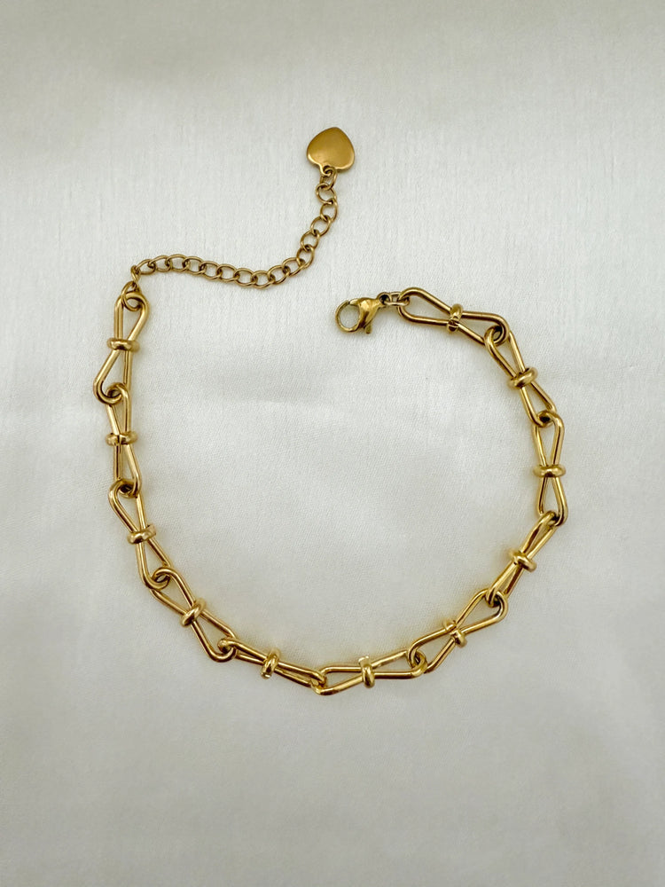 Linked Fluid Bracelet