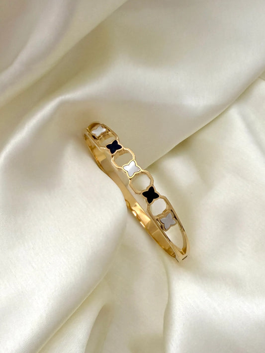 Darcy MOP bangle