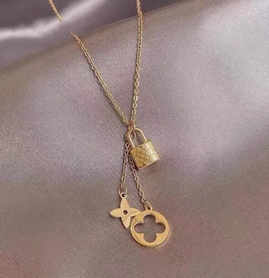 Clovers Dangling Necklace