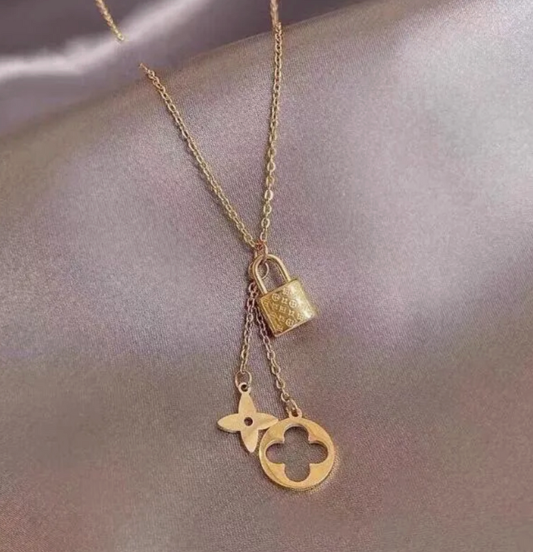 Clovers Dangling Necklace
