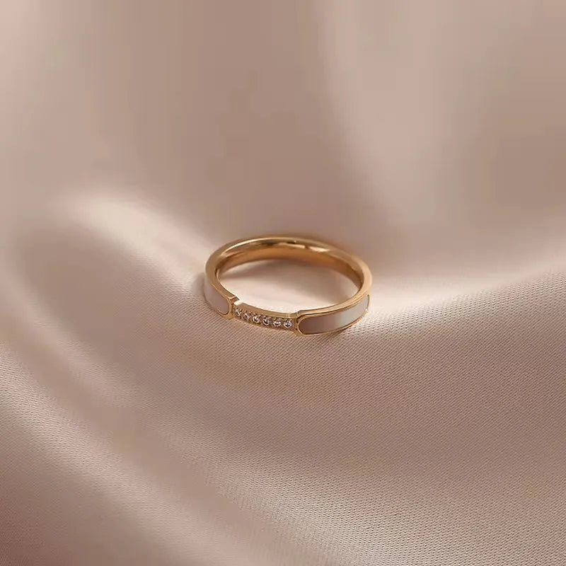 Pearl inlayed ring