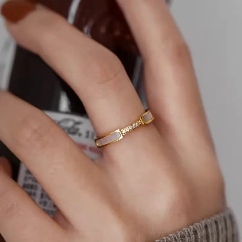 Pearl inlayed ring