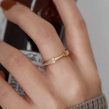 Pearl inlayed ring