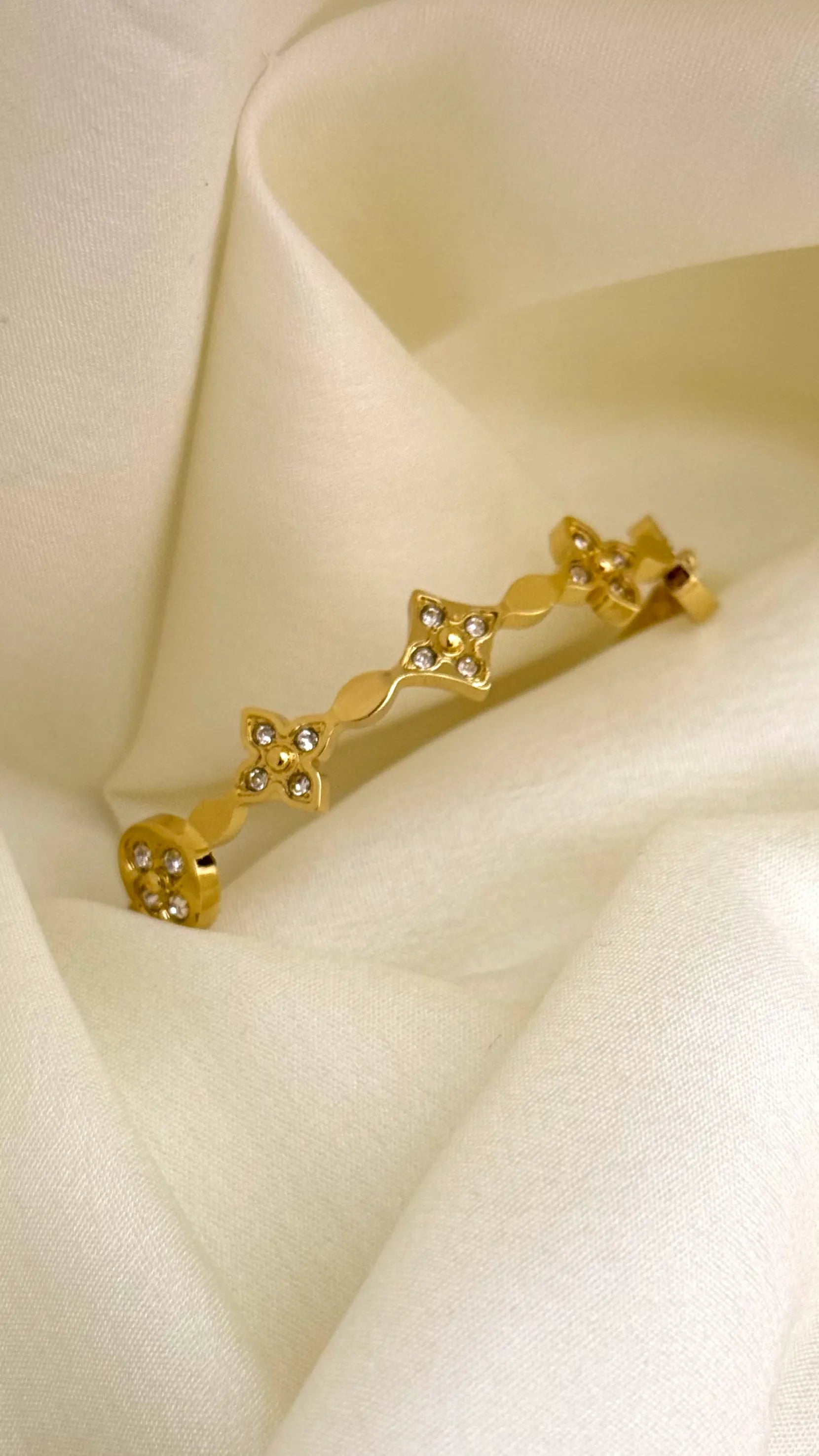 Clover Mini Bangle