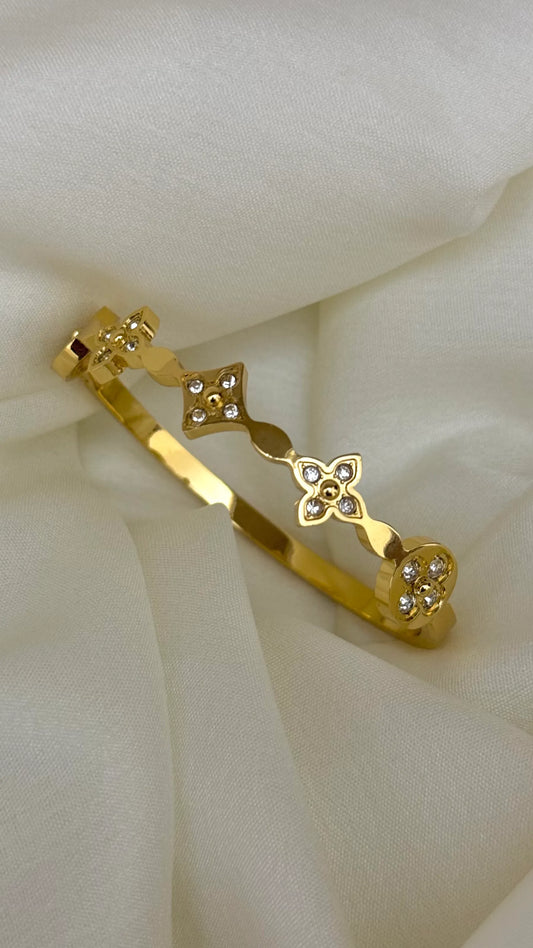 Clover Mini Bangle