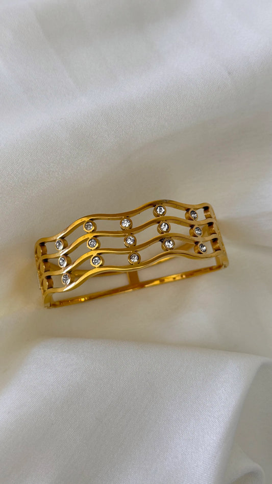 Wavy Broad Bangle