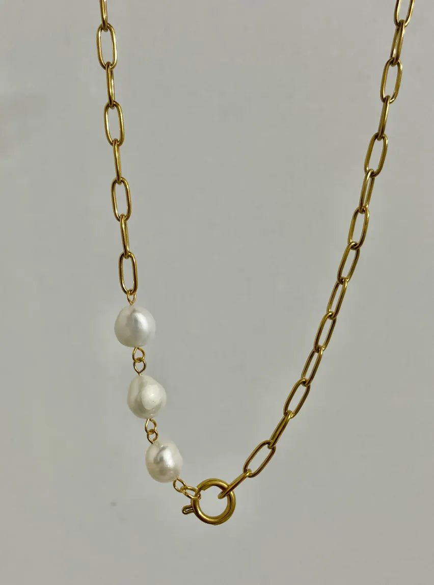 Ariana Pearl Chain