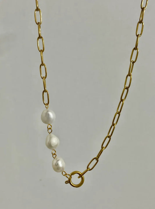 Ariana Pearl Chain
