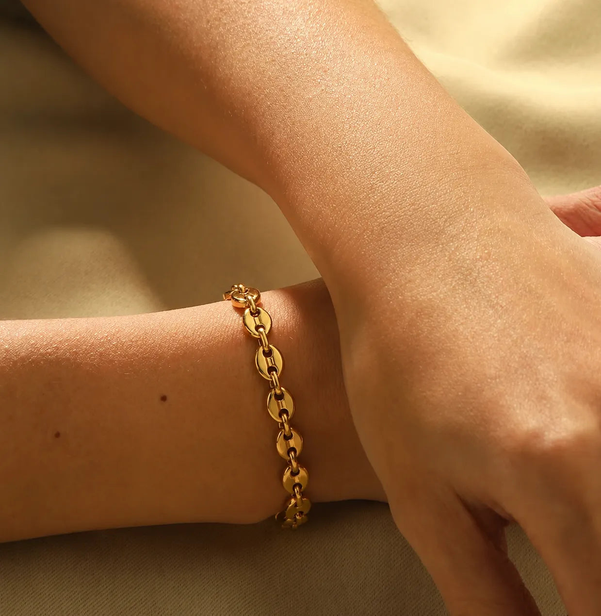 Coffee Bean Fluid Bracelet